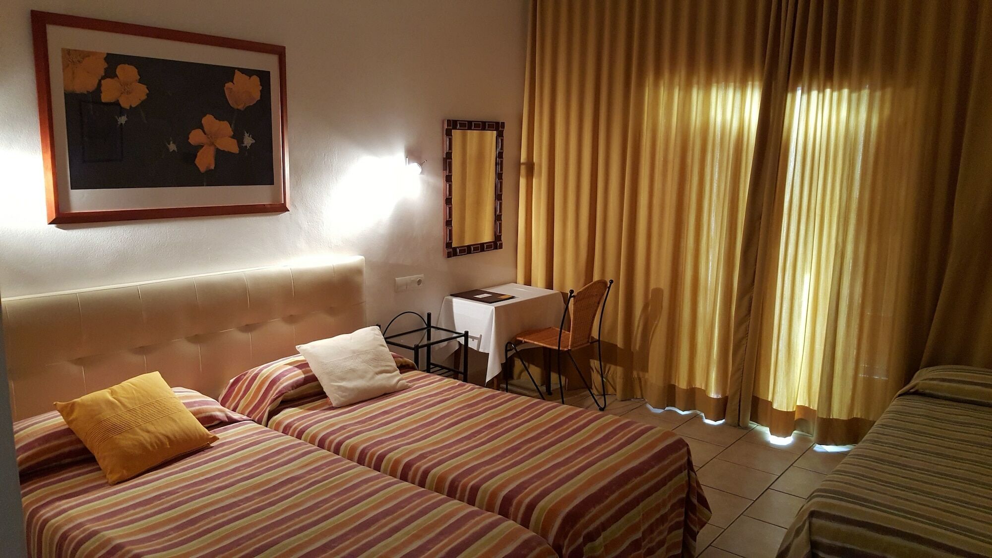 Hostal Residencia Catalina Palamos Exterior photo