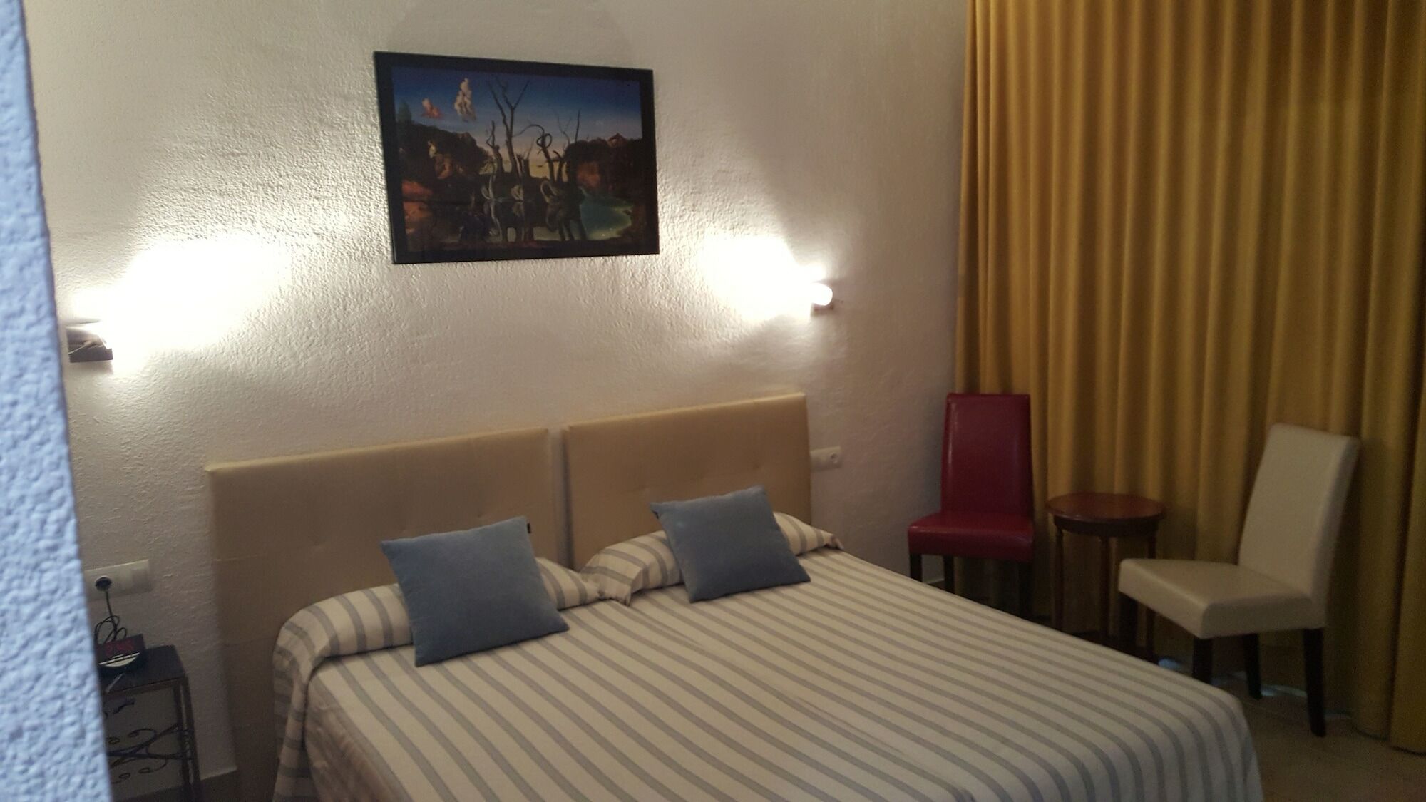 Hostal Residencia Catalina Palamos Exterior photo